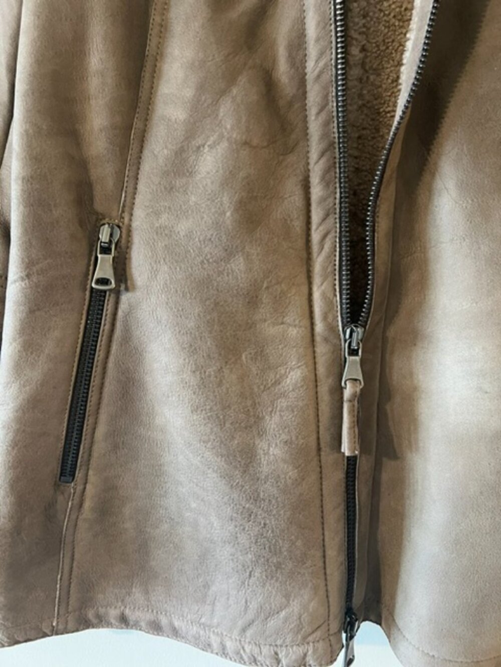 Garrett: Shearling Jacket - Picture 3 of 5